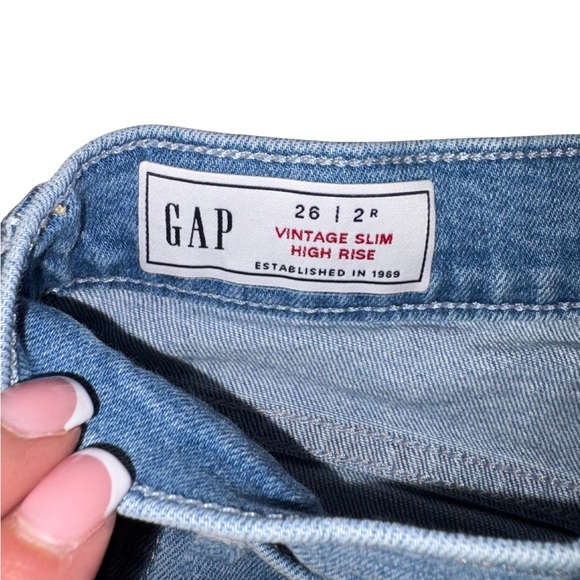 GAP | High Rise Vintage Slim Jeans | Distressed Light Wash Denim | Size 26 - Picture 2 of 4